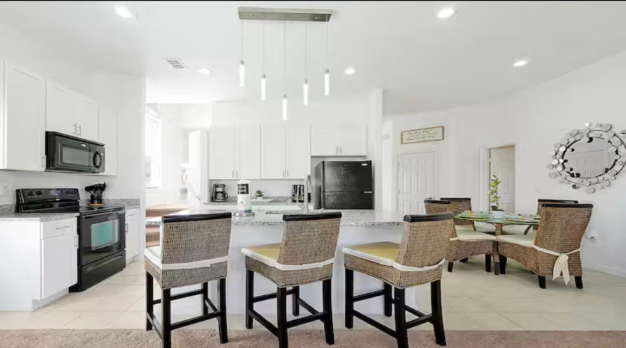 DAVENPORT, Florida 33837, 5 Bedrooms Bedrooms, ,3 BathroomsBathrooms,Residential,For Sale,CADIZ,0,MFRS5130592