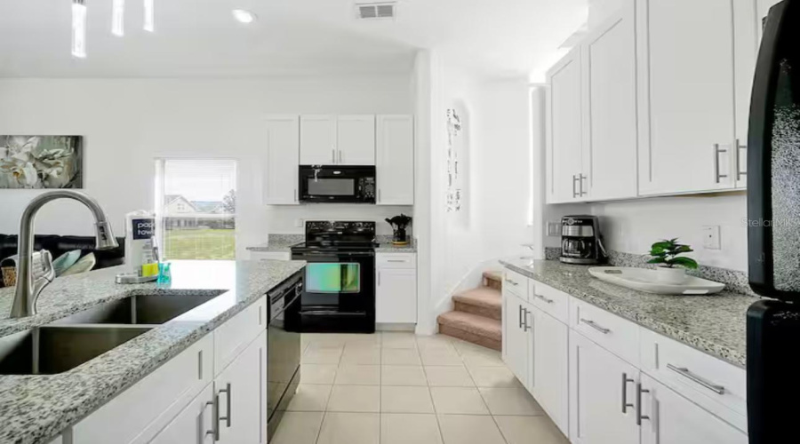 DAVENPORT, Florida 33837, 5 Bedrooms Bedrooms, ,3 BathroomsBathrooms,Residential,For Sale,CADIZ,0,MFRS5130592