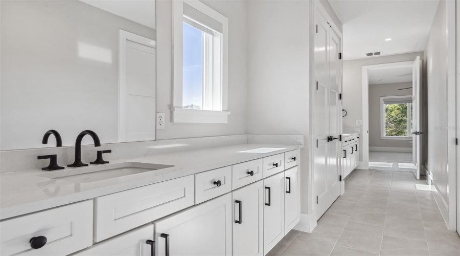 ORLANDO, Florida 32836, 5 Bedrooms Bedrooms, ,4 BathroomsBathrooms,Residential,For Sale,SHEEN SOUND,0,MFRO6343123