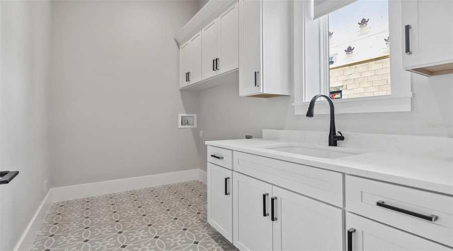 ORLANDO, Florida 32836, 5 Bedrooms Bedrooms, ,4 BathroomsBathrooms,Residential,For Sale,SHEEN SOUND,0,MFRO6343123