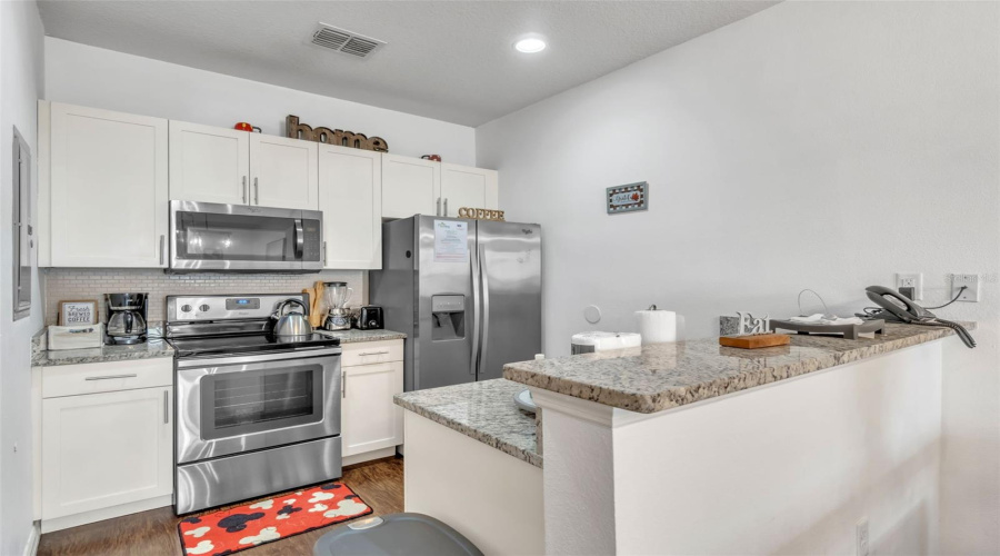 KISSIMMEE, Florida 34747, 3 Bedrooms Bedrooms, ,2 BathroomsBathrooms,Residential,For Sale,GOLD,0,MFRO6342912