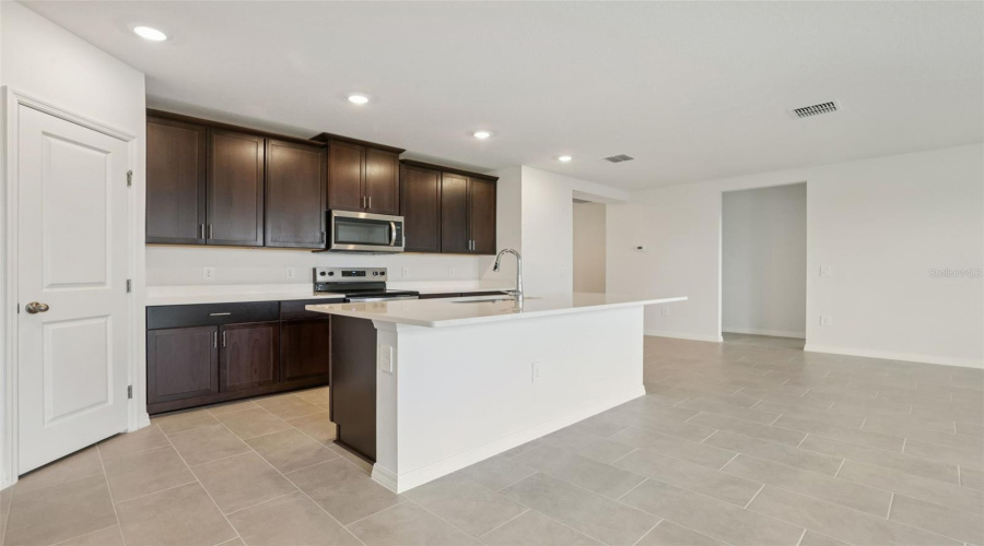 DAVENPORT, Florida 33837, 4 Bedrooms Bedrooms, ,2 BathroomsBathrooms,Residential,For Sale,MUD CANYON,0,MFRO6343027