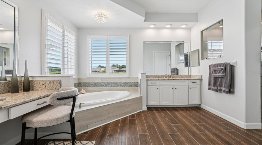 Primary Suite Bathroom