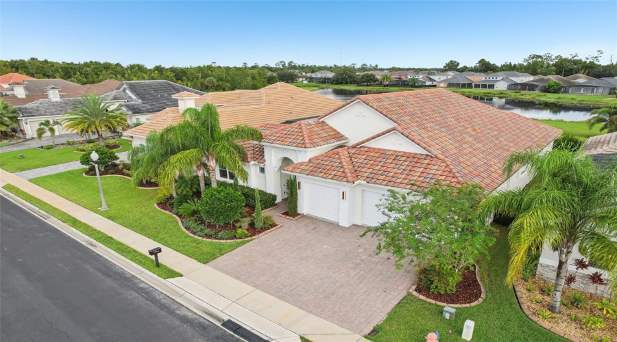 DAVENPORT, Florida 33837, 4 Bedrooms Bedrooms, ,3 BathroomsBathrooms,Residential,For Sale,LANCASTER RIDGE,0,MFRO6343388