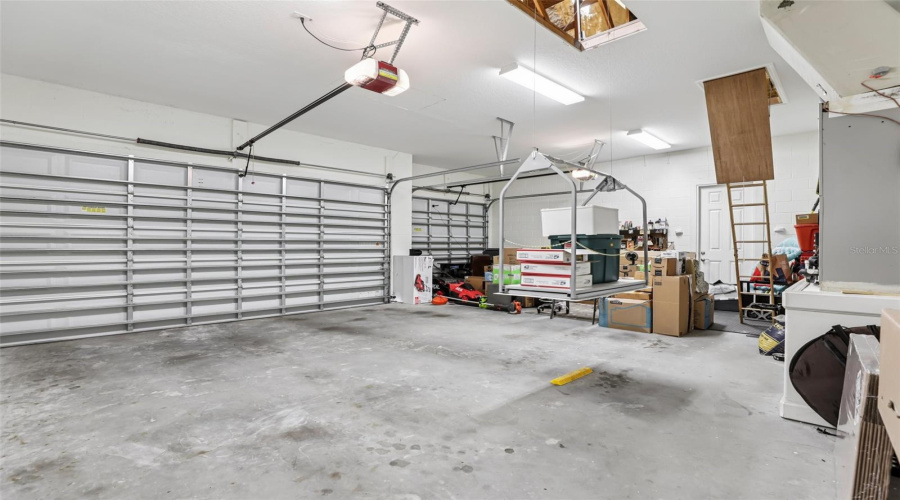 Garage with versa lift