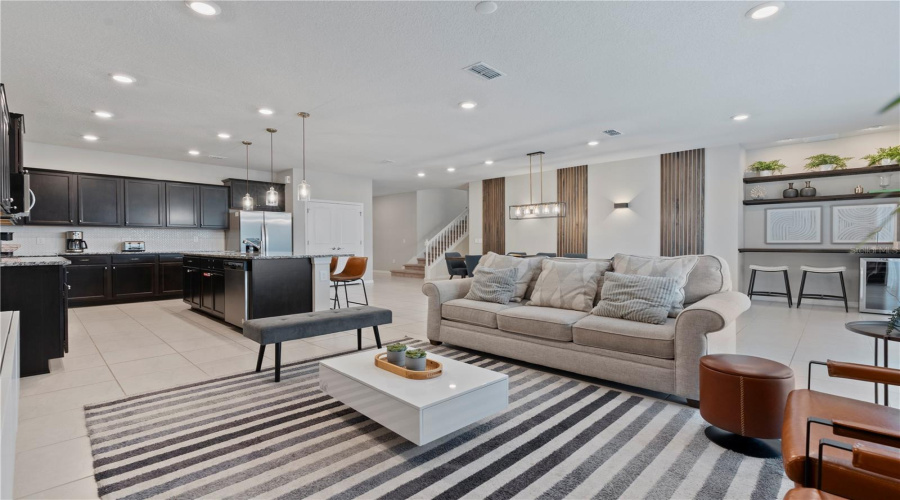 DAVENPORT, Florida 33897, 10 Bedrooms Bedrooms, ,8 BathroomsBathrooms,Residential,For Sale,LANA AVENUE,0,MFRO6290305