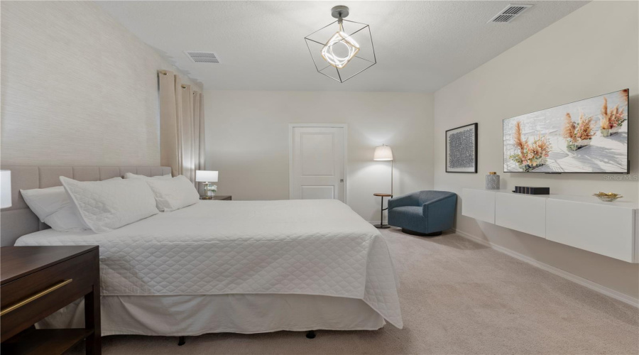 DAVENPORT, Florida 33897, 10 Bedrooms Bedrooms, ,8 BathroomsBathrooms,Residential,For Sale,LANA AVENUE,0,MFRO6290305