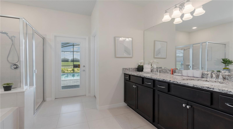 DAVENPORT, Florida 33897, 10 Bedrooms Bedrooms, ,8 BathroomsBathrooms,Residential,For Sale,LANA AVENUE,0,MFRO6290305