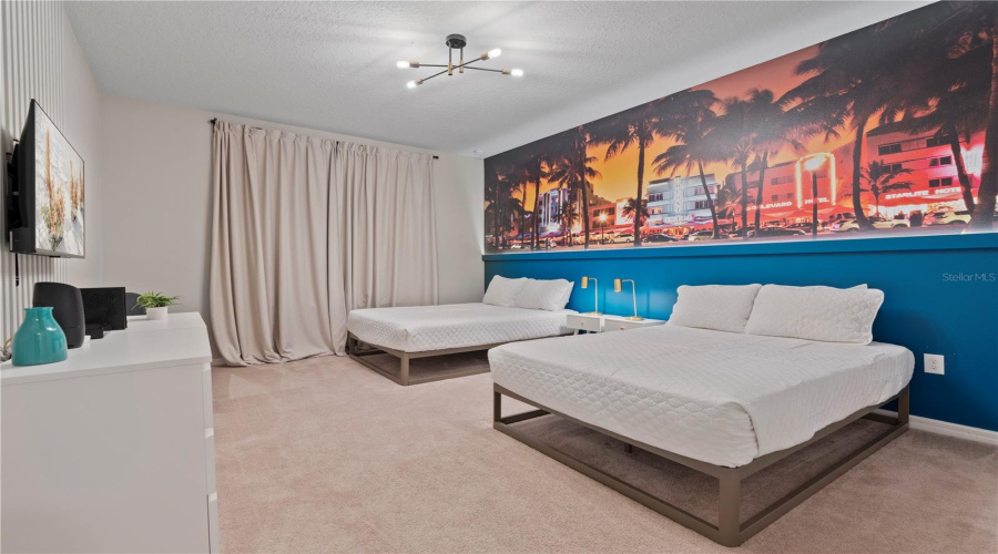 DAVENPORT, Florida 33897, 10 Bedrooms Bedrooms, ,8 BathroomsBathrooms,Residential,For Sale,LANA AVENUE,0,MFRO6290305