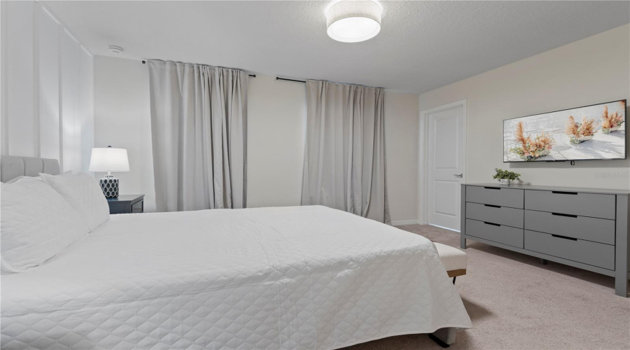 DAVENPORT, Florida 33897, 10 Bedrooms Bedrooms, ,8 BathroomsBathrooms,Residential,For Sale,LANA AVENUE,0,MFRO6290305
