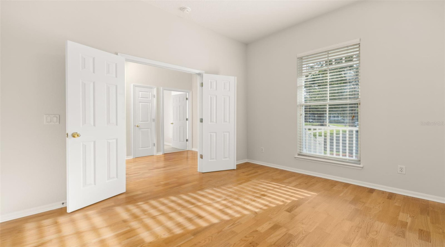 HOME OFFICE/4TH Bedroom Option