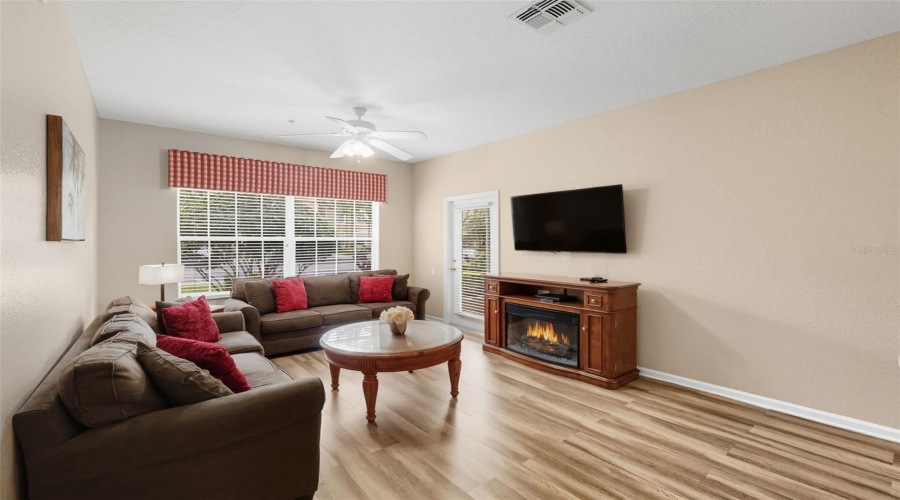 KISSIMMEE, Florida 34747, 3 Bedrooms Bedrooms, ,2 BathroomsBathrooms,Residential,For Sale,ALMATON,0,MFRO6343578