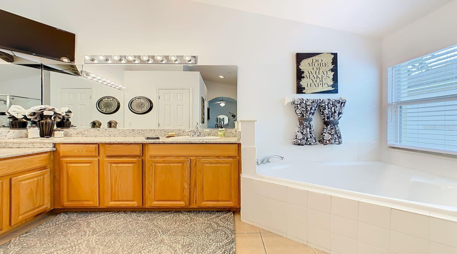 DAVENPORT, Florida 33897, 4 Bedrooms Bedrooms, ,3 BathroomsBathrooms,Residential,For Sale,LANCASTER,0,MFRO6343453