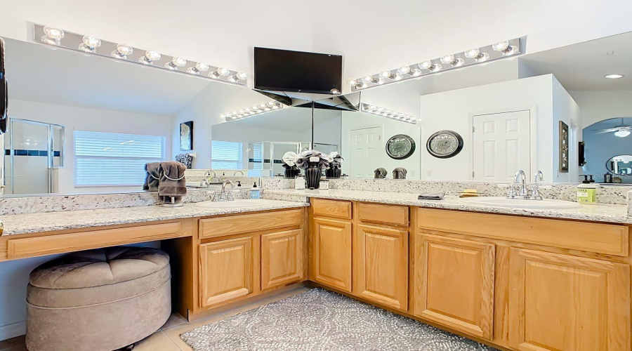 DAVENPORT, Florida 33897, 4 Bedrooms Bedrooms, ,3 BathroomsBathrooms,Residential,For Sale,LANCASTER,0,MFRO6343453