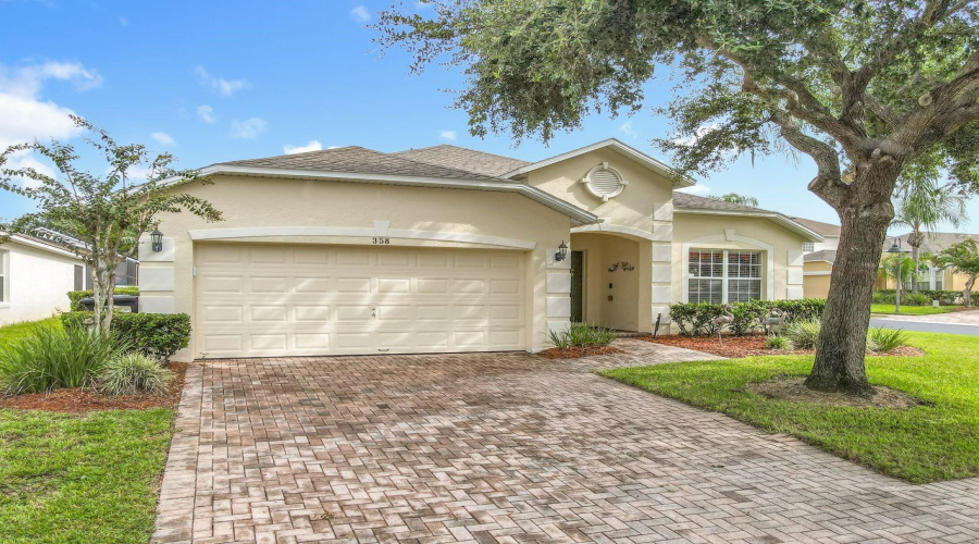 DAVENPORT, Florida 33897, 4 Bedrooms Bedrooms, ,3 BathroomsBathrooms,Residential,For Sale,LANCASTER,0,MFRO6343453
