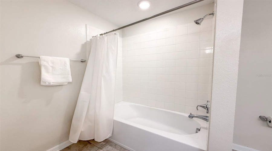 KISSIMMEE, Florida 34746, 2 Bedrooms Bedrooms, ,2 BathroomsBathrooms,Residential,For Sale,PARADOX,0,MFRO6295113