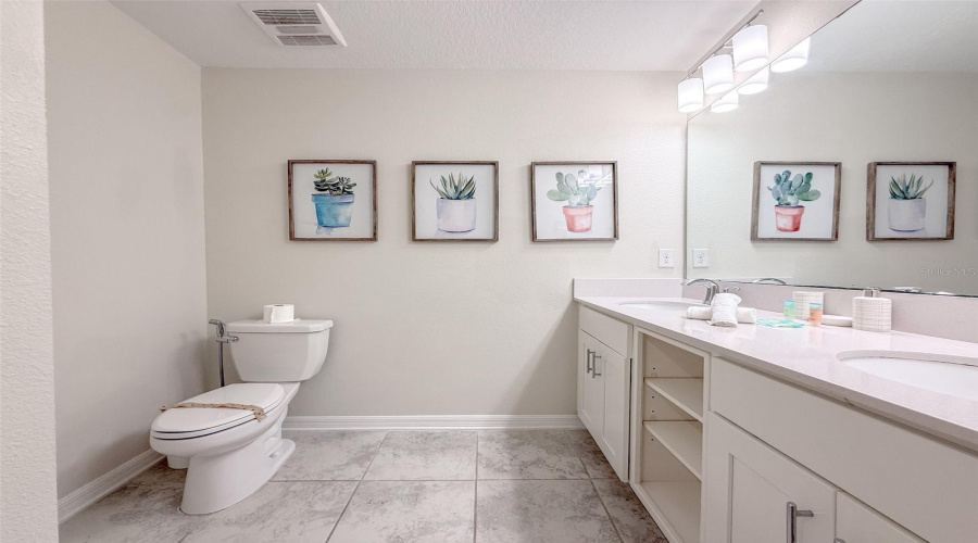 KISSIMMEE, Florida 34746, 2 Bedrooms Bedrooms, ,2 BathroomsBathrooms,Residential,For Sale,PARADOX,0,MFRO6295113