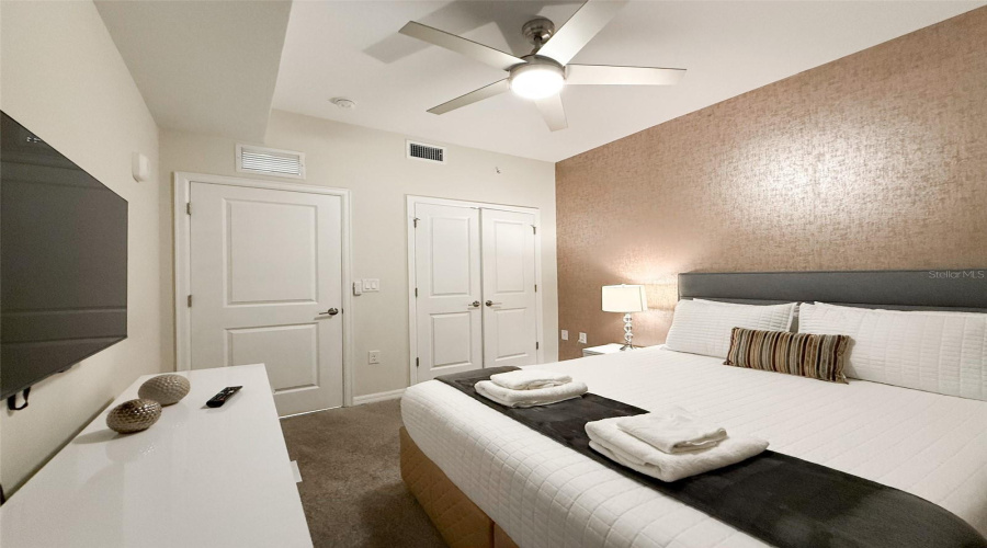 KISSIMMEE, Florida 34746, 2 Bedrooms Bedrooms, ,2 BathroomsBathrooms,Residential,For Sale,PARADOX,0,MFRO6295113