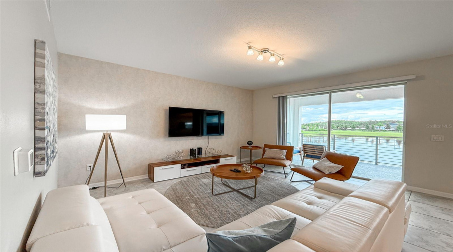 KISSIMMEE, Florida 34746, 2 Bedrooms Bedrooms, ,2 BathroomsBathrooms,Residential,For Sale,PARADOX,0,MFRO6295113