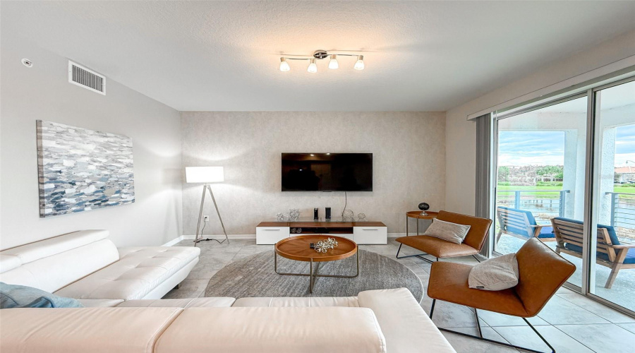 KISSIMMEE, Florida 34746, 2 Bedrooms Bedrooms, ,2 BathroomsBathrooms,Residential,For Sale,PARADOX,0,MFRO6295113
