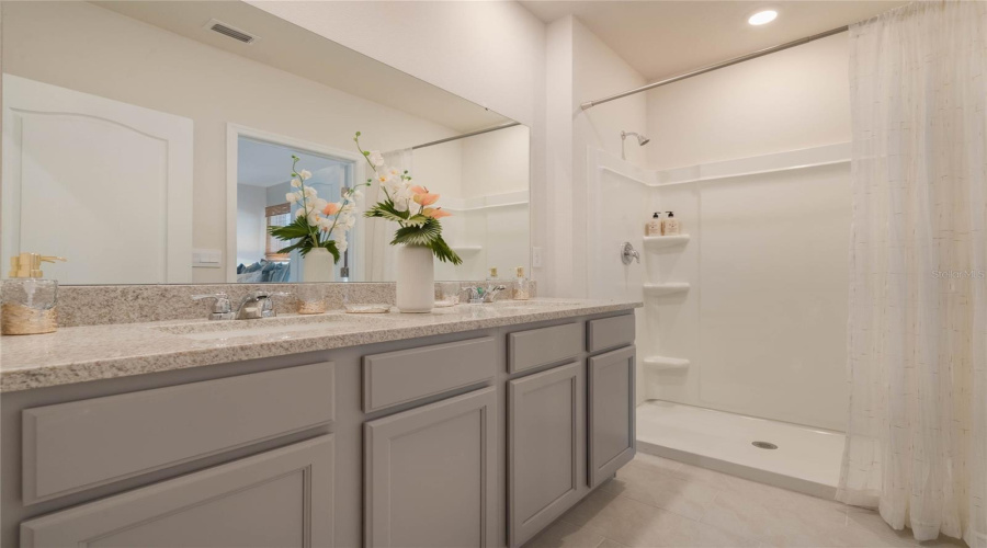 DAVENPORT, Florida 33837, 4 Bedrooms Bedrooms, ,2 BathroomsBathrooms,Residential,For Sale,POINT SUR,0,MFRO6343874