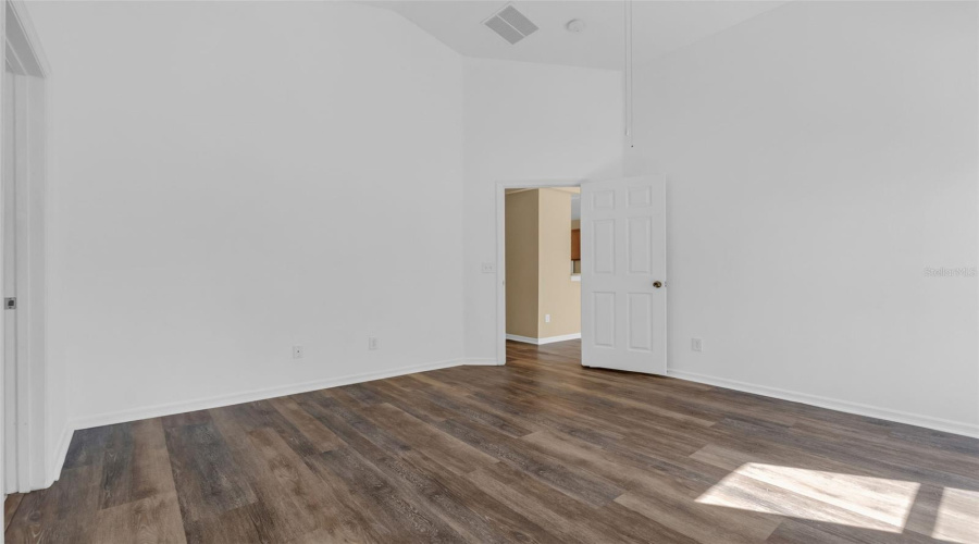 KISSIMMEE, Florida 34746, 4 Bedrooms Bedrooms, ,2 BathroomsBathrooms,Residential,For Sale,EAGLE CROSSING,0,MFRS5127992