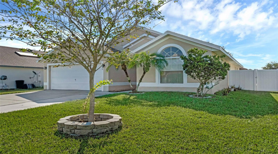 KISSIMMEE, Florida 34746, 4 Bedrooms Bedrooms, ,2 BathroomsBathrooms,Residential,For Sale,EAGLE CROSSING,0,MFRS5127992
