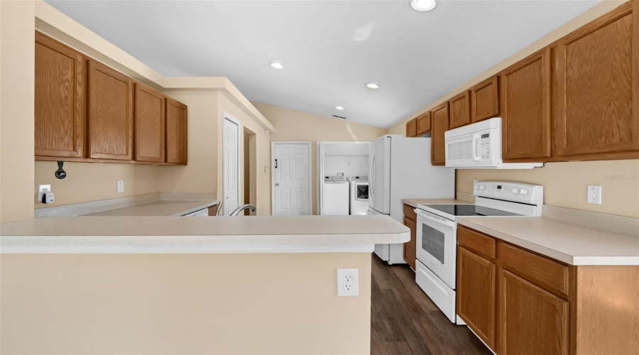 KISSIMMEE, Florida 34746, 4 Bedrooms Bedrooms, ,2 BathroomsBathrooms,Residential,For Sale,EAGLE CROSSING,0,MFRS5127992