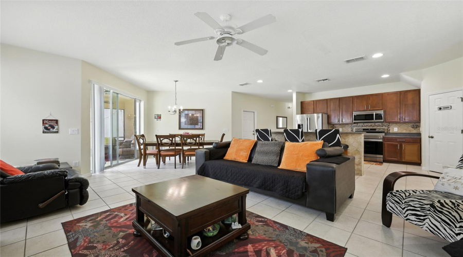KISSIMMEE, Florida 34746, 4 Bedrooms Bedrooms, ,4 BathroomsBathrooms,Residential,For Sale,LAS FUENTES,0,MFRO6343989