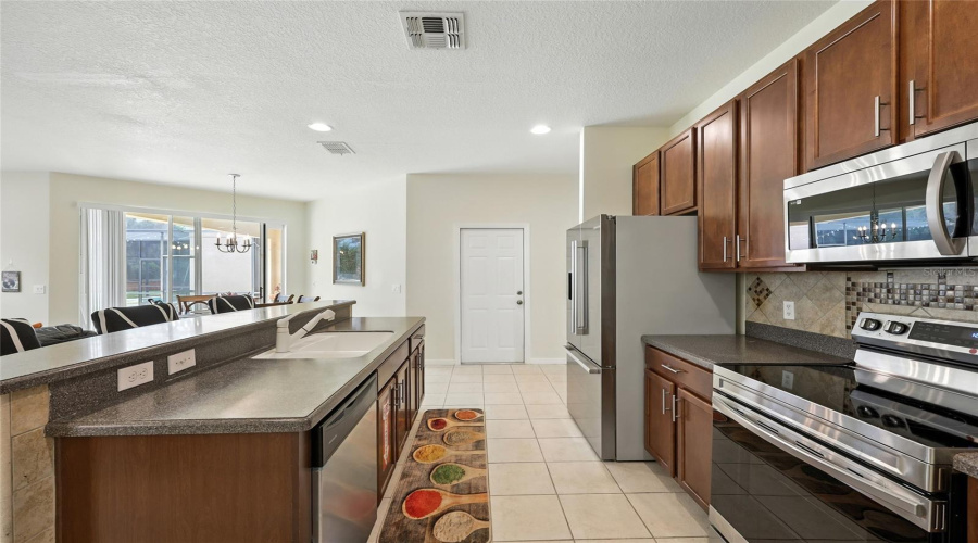 KISSIMMEE, Florida 34746, 4 Bedrooms Bedrooms, ,4 BathroomsBathrooms,Residential,For Sale,LAS FUENTES,0,MFRO6343989