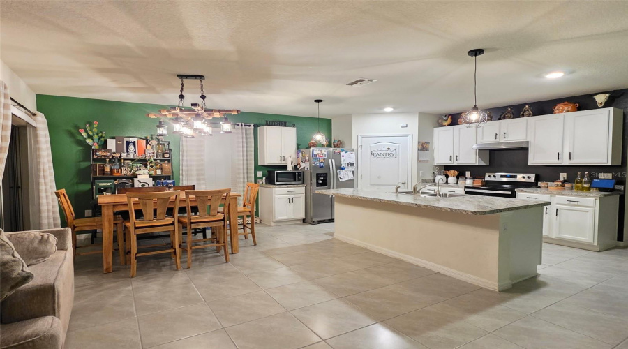 DAVENPORT, Florida 33837, 4 Bedrooms Bedrooms, ,2 BathroomsBathrooms,Residential,For Sale,JACKS,0,MFRO6344035