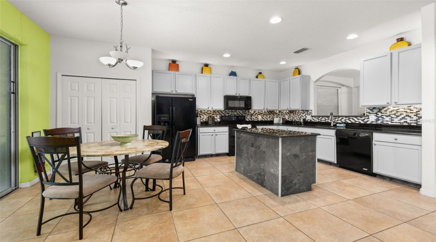 DAVENPORT, Florida 33837, 6 Bedrooms Bedrooms, ,4 BathroomsBathrooms,Residential,For Sale,ORANGE COSMOS,0,MFRS5134645