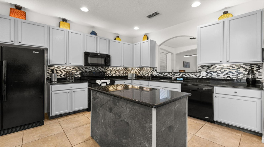 DAVENPORT, Florida 33837, 6 Bedrooms Bedrooms, ,4 BathroomsBathrooms,Residential,For Sale,ORANGE COSMOS,0,MFRS5134645