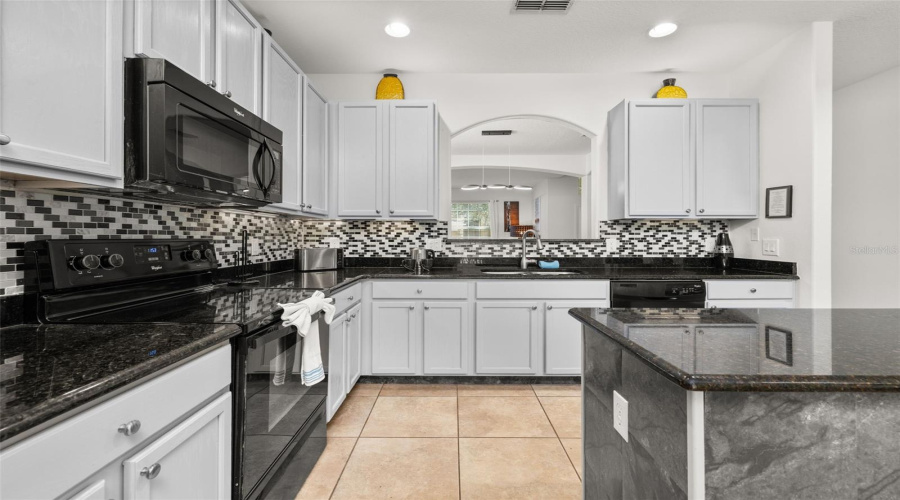 DAVENPORT, Florida 33837, 6 Bedrooms Bedrooms, ,4 BathroomsBathrooms,Residential,For Sale,ORANGE COSMOS,0,MFRS5134645