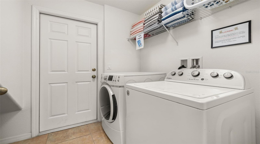 DAVENPORT, Florida 33837, 6 Bedrooms Bedrooms, ,4 BathroomsBathrooms,Residential,For Sale,ORANGE COSMOS,0,MFRS5134645