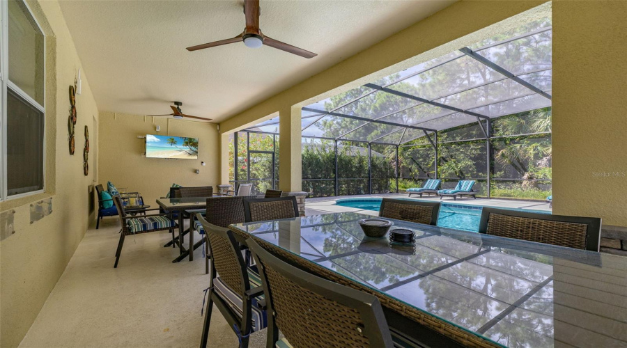 DAVENPORT, Florida 33837, 6 Bedrooms Bedrooms, ,4 BathroomsBathrooms,Residential,For Sale,ORANGE COSMOS,0,MFRS5134645