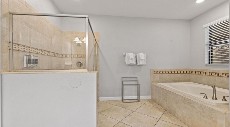DAVENPORT, Florida 33896, 8 Bedrooms Bedrooms, ,5 BathroomsBathrooms,Residential,For Sale,WEDGE,0,MFRS5121423
