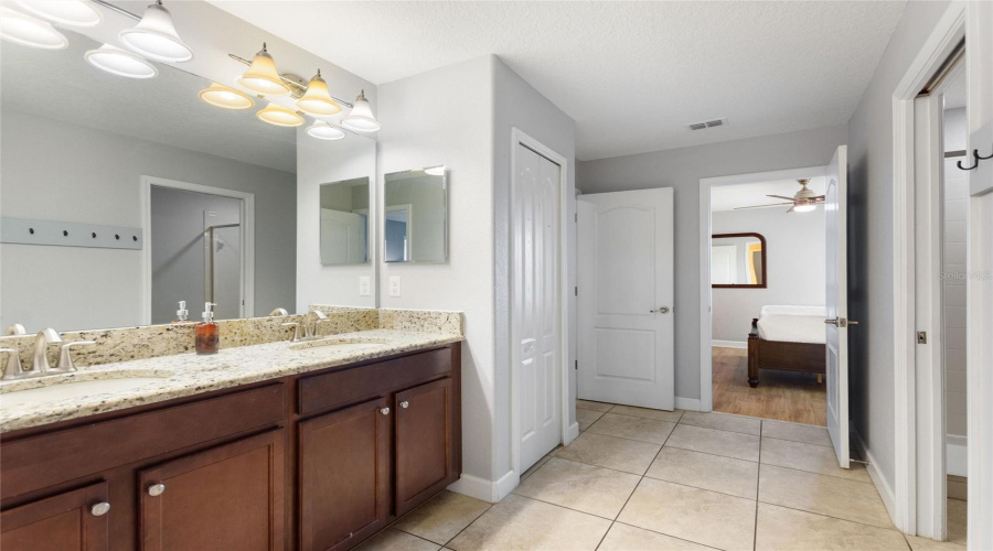 DAVENPORT, Florida 33896, 8 Bedrooms Bedrooms, ,5 BathroomsBathrooms,Residential,For Sale,WEDGE,0,MFRS5121423