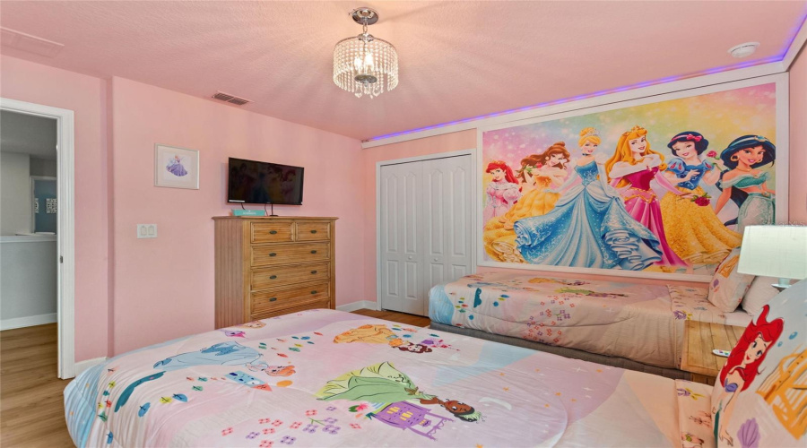DAVENPORT, Florida 33896, 8 Bedrooms Bedrooms, ,5 BathroomsBathrooms,Residential,For Sale,WEDGE,0,MFRS5121423