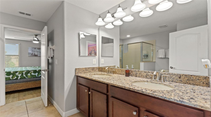DAVENPORT, Florida 33896, 8 Bedrooms Bedrooms, ,5 BathroomsBathrooms,Residential,For Sale,WEDGE,0,MFRS5121423