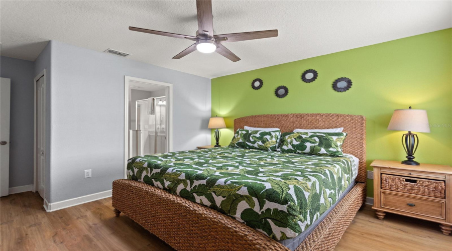 DAVENPORT, Florida 33896, 8 Bedrooms Bedrooms, ,5 BathroomsBathrooms,Residential,For Sale,WEDGE,0,MFRS5121423