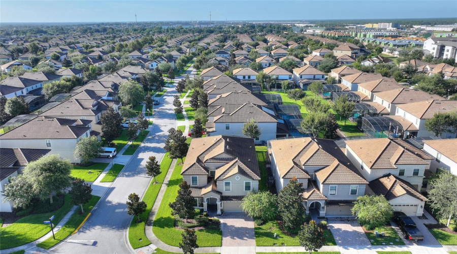 DAVENPORT, Florida 33896, 8 Bedrooms Bedrooms, ,5 BathroomsBathrooms,Residential,For Sale,WEDGE,0,MFRS5121423