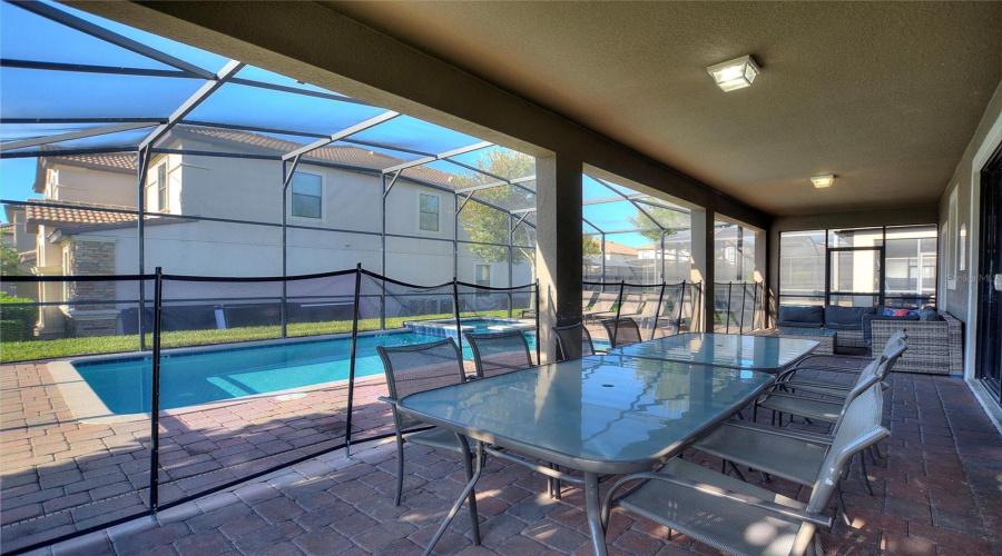 DAVENPORT, Florida 33896, 8 Bedrooms Bedrooms, ,5 BathroomsBathrooms,Residential,For Sale,WEDGE,0,MFRS5121423
