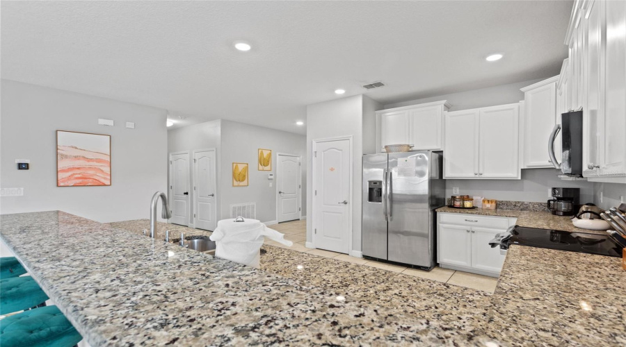 DAVENPORT, Florida 33896, 8 Bedrooms Bedrooms, ,5 BathroomsBathrooms,Residential,For Sale,WEDGE,0,MFRS5121423