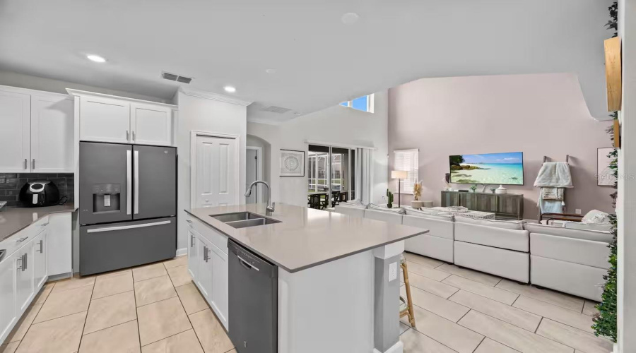 DAVENPORT, Florida 33896, 5 Bedrooms Bedrooms, ,5 BathroomsBathrooms,Residential,For Sale,WHISTLING STRAITS,0,MFRO6344106