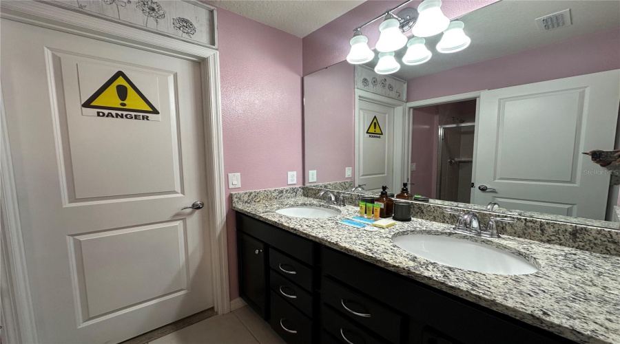 DAVENPORT, Florida 33897, 10 Bedrooms Bedrooms, ,8 BathroomsBathrooms,Residential,For Sale,LELANI,0,MFRO6344168
