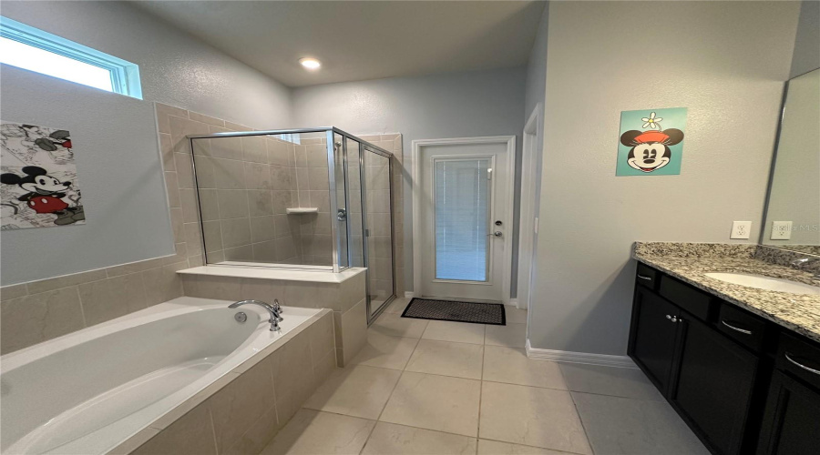 DAVENPORT, Florida 33897, 10 Bedrooms Bedrooms, ,8 BathroomsBathrooms,Residential,For Sale,LELANI,0,MFRO6344168