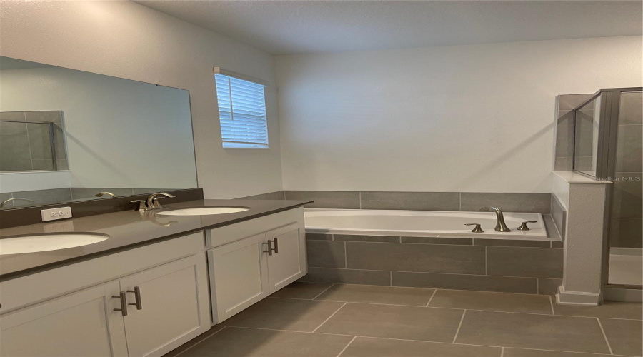 DAVENPORT, Florida 33837, 4 Bedrooms Bedrooms, ,3 BathroomsBathrooms,Residential,For Sale,CAMDEN,0,MFRO6336129