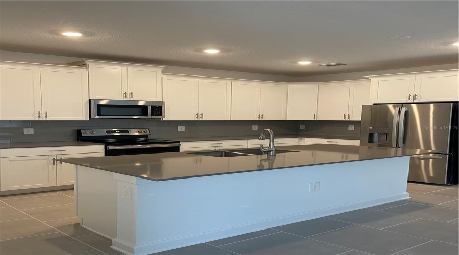 DAVENPORT, Florida 33837, 4 Bedrooms Bedrooms, ,3 BathroomsBathrooms,Residential,For Sale,CAMDEN,0,MFRO6336129