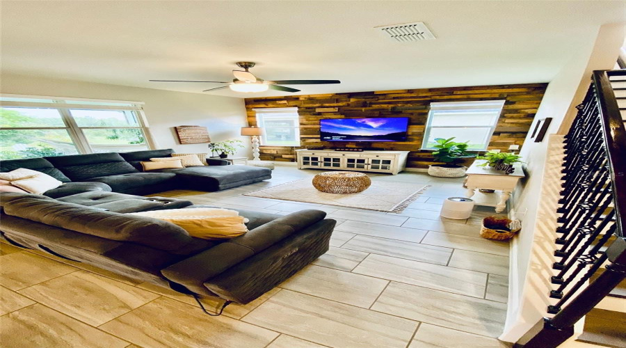 DAVENPORT, Florida 33837, 5 Bedrooms Bedrooms, ,3 BathroomsBathrooms,Residential,For Sale,WHIRLAWAY,0,MFRO6344177